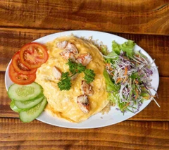 Cơm chiên cua phủ trứng