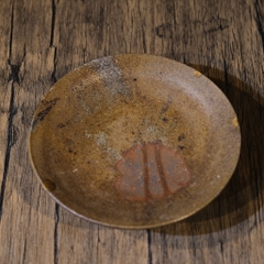 Đĩa bé gốm mộc chấm vàng triện khắc chìm