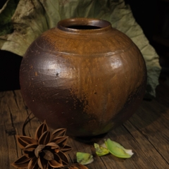 Bình Bizen Goma dáng hút tài lộc nung củi men chảy tự nhiên