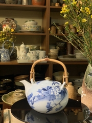 Ấm trà họa tiết hoa tuyết Nhật Bản