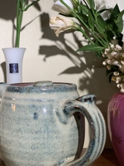 Ấm trà men lam chấm tiêu