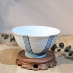 Bát cơm men lam đế răng cưa