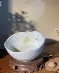 Bát hoa anh đào viền hoa hồng lục