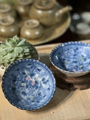 Bát chấm lam hoạ tiết hoa viền lượn sóng