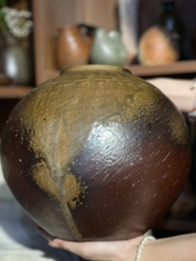 Bình Bizen Goma dáng hút tài lộc nung củi men chảy tự nhiên