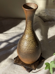 Bình gốm Bizen Goma dáng hút hài lộc cổ dài