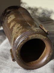 Bình mộc Bizen Goma 2 tai cách điệu