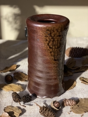 Bình Bizen men chảy có móc treo (Triện đáy)