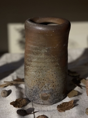 Bình Bizen vuốt tay méo mó Wabi Sabi hoả biến