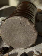 Bình Bizen men chảy có móc treo (Triện đáy)