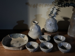 Bộ Sake Nhật Bản vẽ hoạ tiết chuồn chuồn đồng quê triện ẩn nghệ nhân