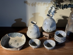Bộ Sake Nhật Bản vẽ hoạ tiết chuồn chuồn đồng quê triện ẩn nghệ nhân