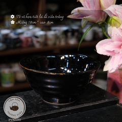 Tô vẽ họa tiết lá đế viền trắng