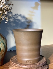 Bizen xoáy có triện khắc chìm