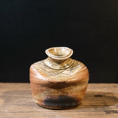 Bình gốm Shigaraki cách điệu Wabi Sabi