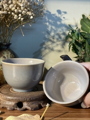 Chén tráng men rạn lòng tím