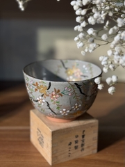 Chawan - Bát đánh matcha Kyo vẽ hoa đào vàng