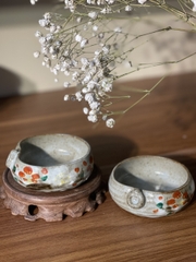 Chén chấm mộc men xám rêu vẽ hoa