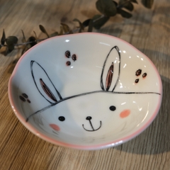 Chén chấm vẽ thỏ