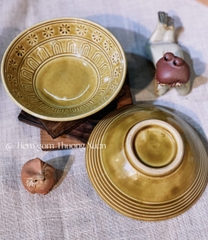 Chén size nhỡ hoạ tiết chấm nổi