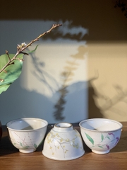 Chén men tráng sữa vẽ hoa