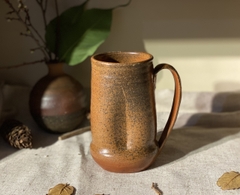 Cốc mộc vuốt tay nghệ nhân triện khắc chìm