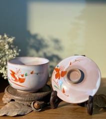 Thố Kyo có nắp tráng men hồng loang