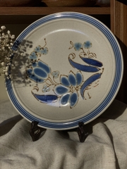 Đĩa Nhật vintage họa tiết hoa lam viền xanh Yamaka