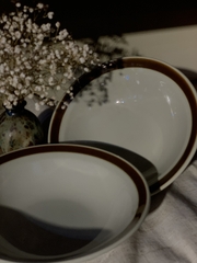 Đĩa sâu lòng Topaz Nhật viền nâu cam cháy