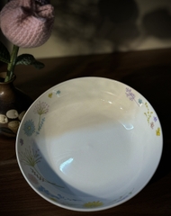 Đĩa sâu lõng vẽ hoa dễ thương