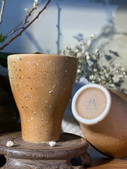 Đôi cốc gốm mộc Tachikichi chấm đen trắng