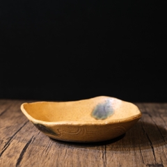 Đĩa mộc vàng loang men rêu