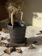 Giỏ mộc quai mây màu đen decor/xô đá/cắm hoa