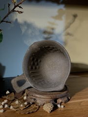 Quánh đất nung có miệng rót