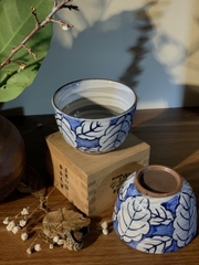 Set chén tráng men vẽ lá viền nâu