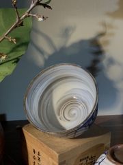 Set chén tráng men vẽ lá viền nâu