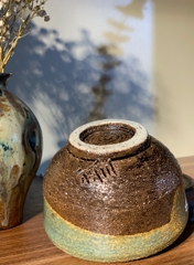 Tách mộc sần viền men lục triện nghệ nhân