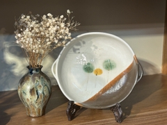 Thố hoạ tiết cây có quai