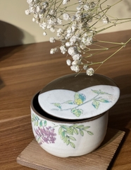 Thố mộc nâu sữa vẽ hoa có nắp