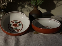 Tô nhỡ hoạ tiết Tam Thái vẽ hoa