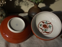 Tô nhỡ hoạ tiết Tam Thái vẽ hoa