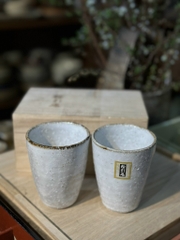 Set cốc mộc men sữa miệng nâu kèm hộp gỗ