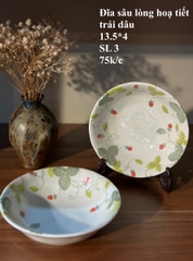 Đĩa sâu lòng họa tiết trái dâu