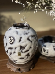 Bộ bình hoa và gạt tàn men sữa hoa đào Hagiyaki (nguyên hộp gỗ)