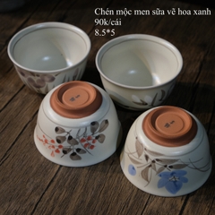 Chén mộc men sữa vẽ hoa xanh