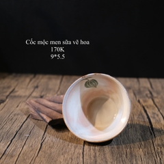 Cốc mộc men sữa vẽ hoa