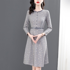 Mã B912: đầm nữ trung niên sang trọng quý phái
