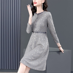 Mã B912: đầm nữ trung niên sang trọng quý phái