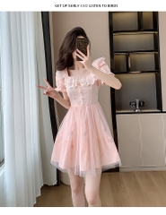 OD676: Váy ngắn thêu ren cổ vuông mới cao cấp