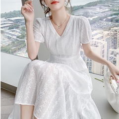 OD561: đầm váy trắng ren dáng dài